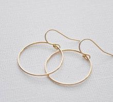 Load image into Gallery viewer, Gold Circle Earrings
